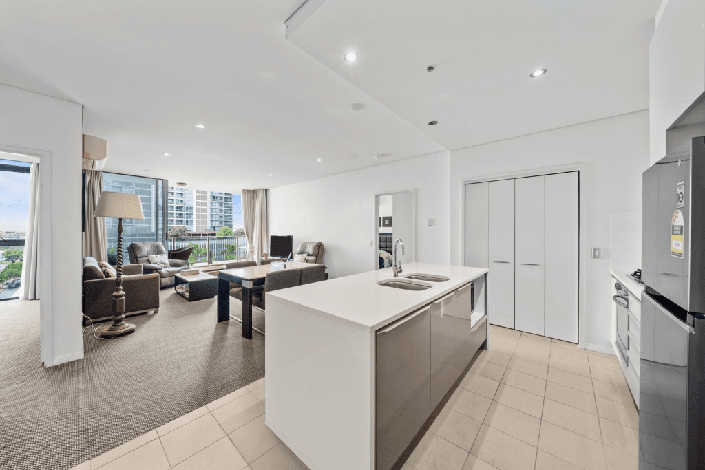 808/6 Aqua St Southport