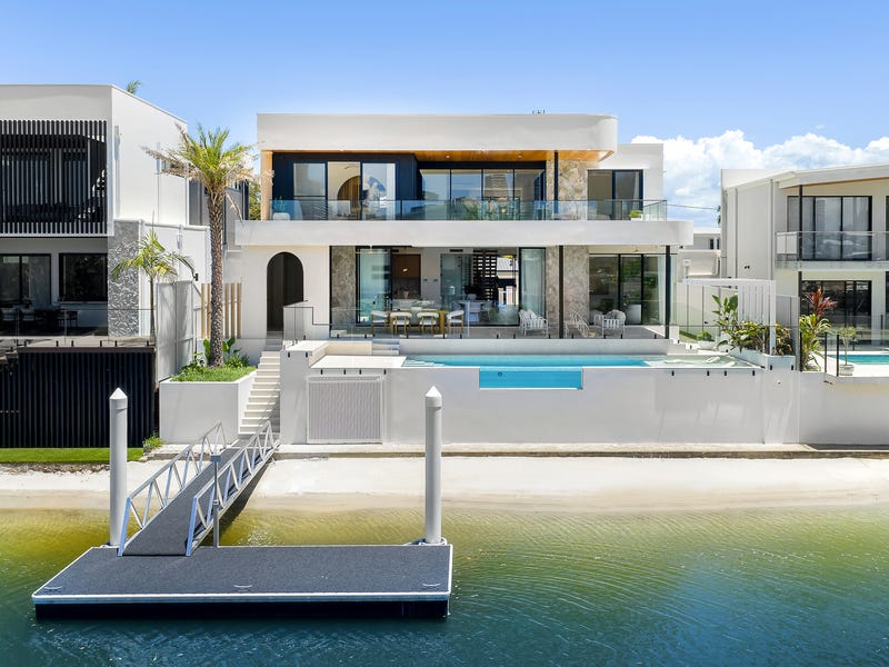 Broadbeach Waters - Waterfront Luxury Property
