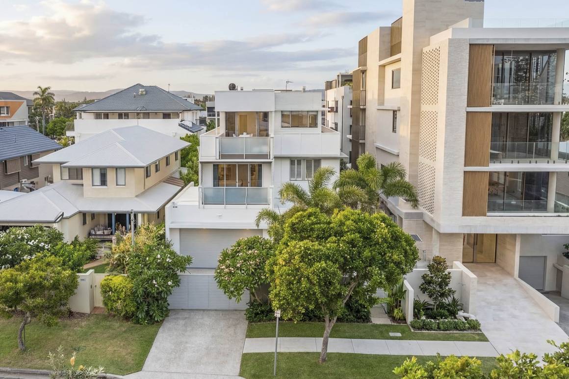 Mermaid Beach - Residential Homes