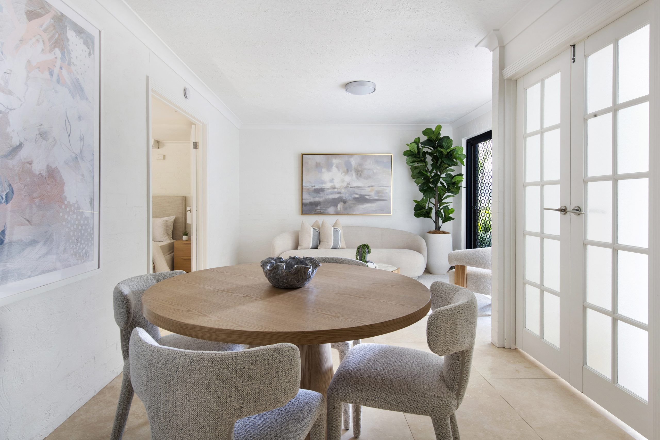 Brakes Crescent Miami - furnished downstairs