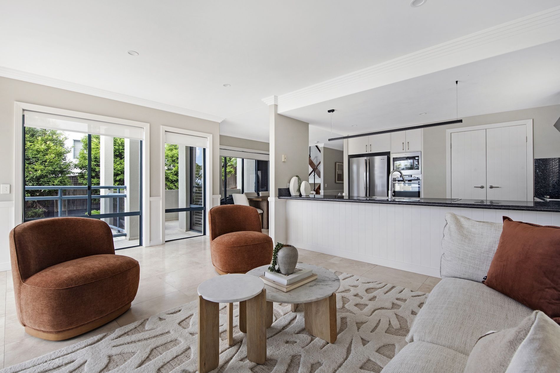 Brakes Crescent Miami - furnished living space